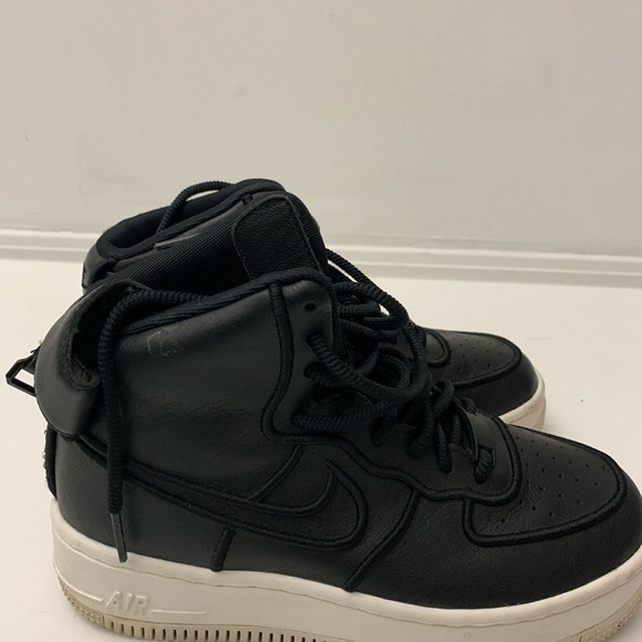 Nike - Picture 5 of 9